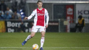 El centrocampista holand&eacute;s del Ajax, Frenkie de Jong, durante un partido.