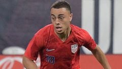 USA squad list suggests Sergiño Dest prefers Netherlands