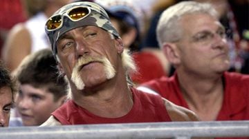 Para celebrar el pase al Super Bowl de los Buccaneers, Hogan compartió el siguiente mensaje en redes sociales: “Un agradecimiento especial a Tom Brady, ¡Gracias por traerlo a casa! Ahora también eres un S.O.G. ¡Al sur de Gandy, un verdadero chico de Port Tampa! ¡¡¡Hermano!!!”.
