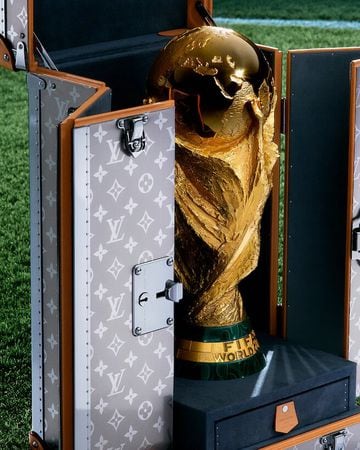Así es el baúl de Louis Vuitton que transporta la Copa del Mundo