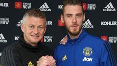 De Gea signs new deal at Manchester United 