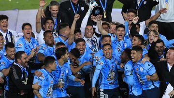 <br><br>

Oscar Ustari and Pachuca Players raise the Champion trophy after the Pachuca vs. Toluca match, corresponding to the second leg of the grand final of the 2022 Opening Tournament of the Liga BBVA MX, at the Hidalgo Stadium, on October 30, 2022.