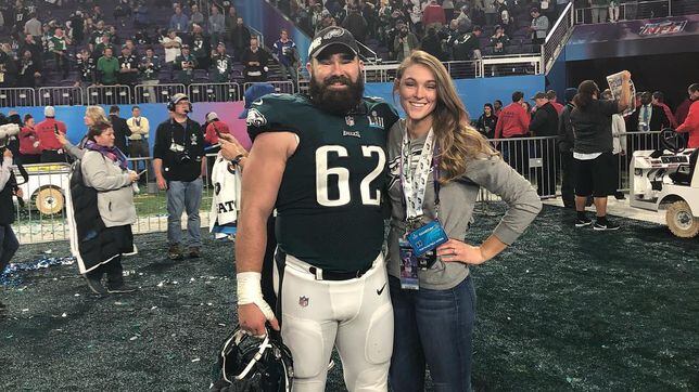 La esposa de este jugador de los Eagles podría dar a luz durante en el Super Bowl LVII