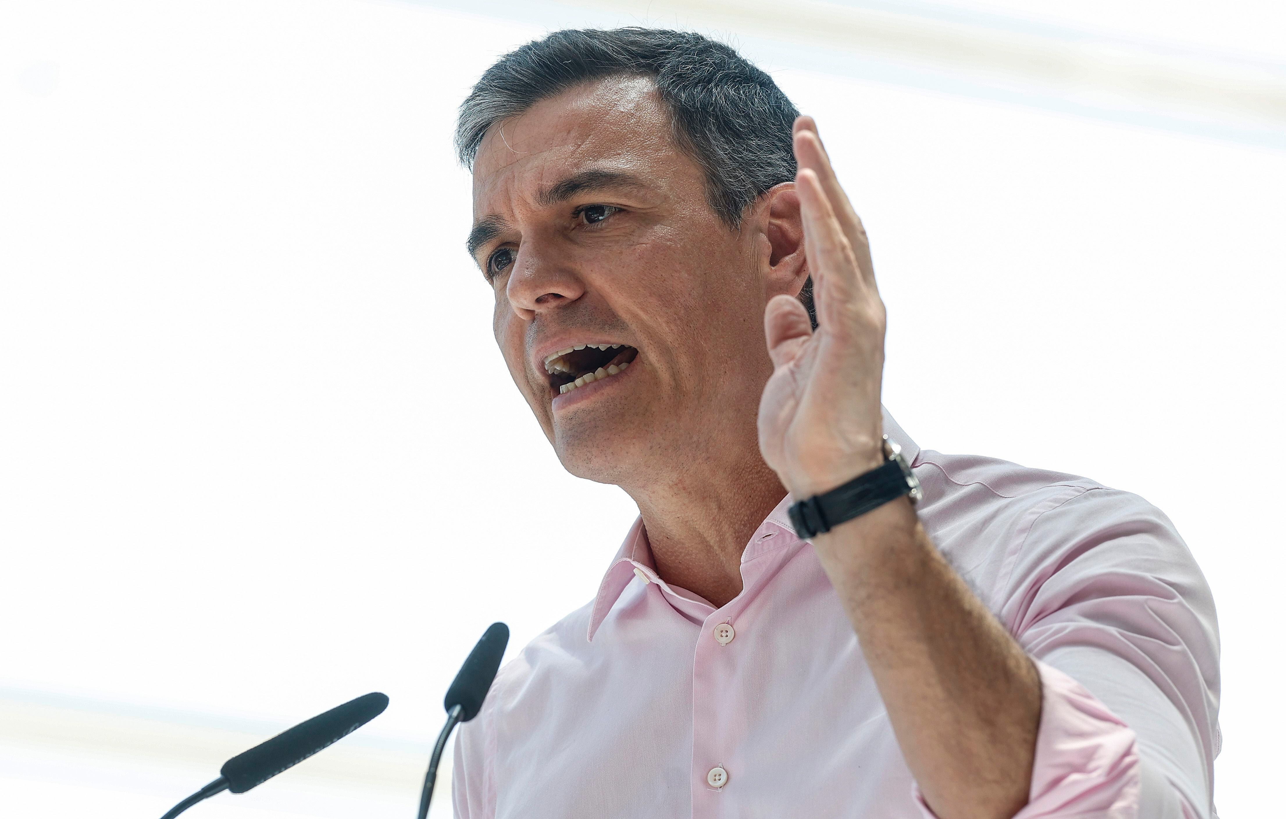 El secretario general del PSOE y presidente del Gobierno, Pedro Sánchez, interviene en un mitin del PSPV-PSOE, en la Ciudad de las Artes y las Ciencias, a 20 de mayo de 2023, en Valencia, Comunidad de Valencia (España). El acto se desarrolla durante la campaña electoral en la que Sánchez visita varios municipios y ciudades del territorio español con el fin de apoyar a las candidaturas que se presentan a las elecciones autonómicas y municipales del 28 de mayo.
20 MAYO 2023;28M;CAMPAÑA ELECTORAL;MITIN;PARTIDO SOCIALISTA;PSOE;SOCIALISTAS;ELECCIONES;
Rober Solsona / Europa Press
20/05/2023