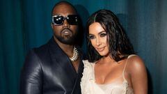 Kanye West y Kim Kardashian asisten a la 2020 Vanity Fair Oscar Party organizada por Radhika Jones en el Wallis Annenberg Center for the Performing Arts el 09 de febrero de 2020 en Beverly Hills, California.
