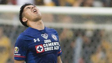 Alarma en Cruz Azul: se lesionó Gato Silva con La Roja