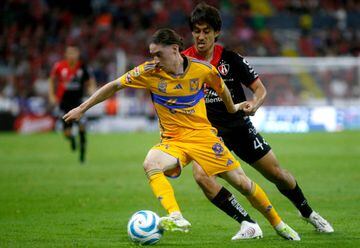 Arsenal academy graduate Marcelo Flores made his Tigres debut in the defeat to Atlas.