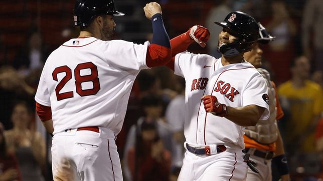 Xander Bogaerts da victoria a Red Sox sobre Astros pese a lluvia