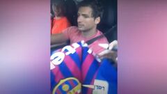 Carlos Sainz se niega a firmar una camiseta del Barcelona