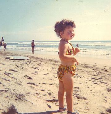 De pequeña, Lucero solía visitar la playa en compañía de su familia.
