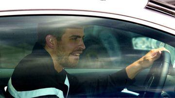 Piqu&eacute; accused of driving without a licence