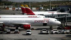 Aviones de Iberia Express en la terminal T4 del Aeropuerto de Madrid-Barajas Adolfo Su&aacute;rez.