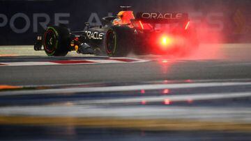 Verstappen, con el Red Bull en Singapur.