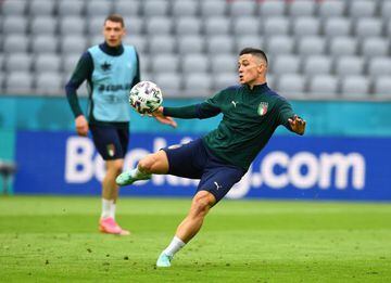 MUNICH, GERMANY - JULY 01: Giacomo Raspadori of Italy in action during an Italy training session ahead of the Euro 2020 Quarter Final match between Italy and Belgium at Fussball Arena Muenchen on July 01, 2021 in Munich, Germany. (Photo by Claudio Villa/G