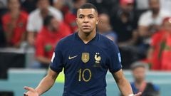 French Football Federation president Noël Le Graët’s ‘disrespect’ for Zinedine Zidane has been criticised by PSG star Kylian Mbappé and many more.