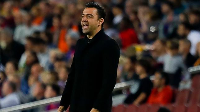 A Xavi le sobran ya seis jugadores de la actual plantilla