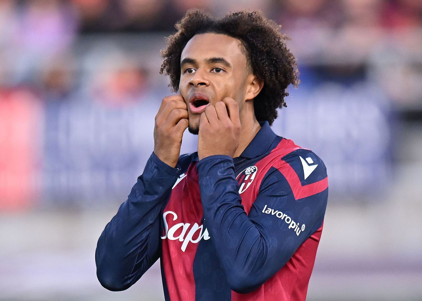 BOLOGNA, ITALY - DECEMBER 23: Joshua Zirkzee of Bologna FC reacts during the Serie A TIM match between Bologna FC and Atalanta BC at Stadio Renato Dall'Ara on December 23, 2023 in Bologna, Italy. (Photo by Alessandro Sabattini/Getty Images)