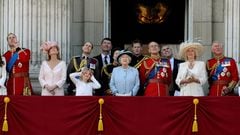 FILE PHOTO: Britain's Queen Elizabeth and her husband Prince Philip and members of the royal family watch a fly-past from the balcony of Buckingham Palace after attending the Trooping the Colour ceremony in central London, Britain, June 11, 2011. Also pictured are: Catherine, Duchess of Cambridge, Prince William, Sophie, Duchess of Wessex, Prince Edward, Louise Windsor, Tim Lawrence, Princess Anne, Prince Harry, Prince Andrew, Camilla, Duchess of Cornwall and Prince Charles.     REUTERS/Dylan Martinez/File Photo