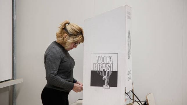 ¿Cuándo es la segunda vuelta de las elecciones en Brasil y quién obtuvo más votos en la primera vuelta?