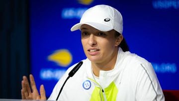 NEW YORK, NEW YORK - AUGUST 26: Iga Swiatek of Poland talks to the media ahead of the US Open Tennis Championships at USTA Billie Jean King National Tennis Center on August 26, 2022 in New York City (Photo by Robert Prange/Getty Images)
