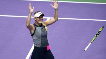 Caroline Wozniacki celebra su victoria ante Venus Williams en la final del BNP Paribas WTA Finals de Singapur.