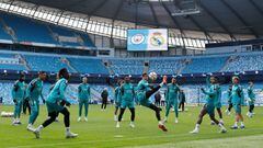 Los jugadores del Real Madrid, durante el entrenamiento en el Etihad.