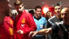 Ramos, Mascherano and Piqué share a joke in the tunnel