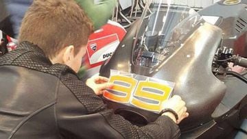Lorenzo 'bautiza' su Ducati con el número que utilizará