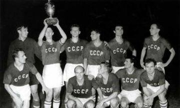 Se jugó la Final de la primera Eurocopa, entonces llamada Copa de Europa. La Unión Soviética derrotó 2-1 a Yugoslavia en tiempo extra.