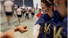 La reacción de aficionados de Francia y Japón al recibir un regalo por parte de un mexicano