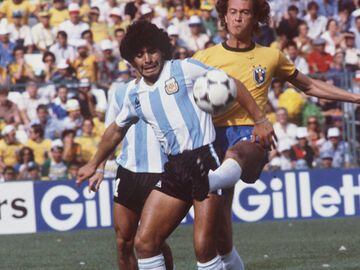 DIAPOSITIVA MARADONA CON ARGENTINA BRASIL 1982 