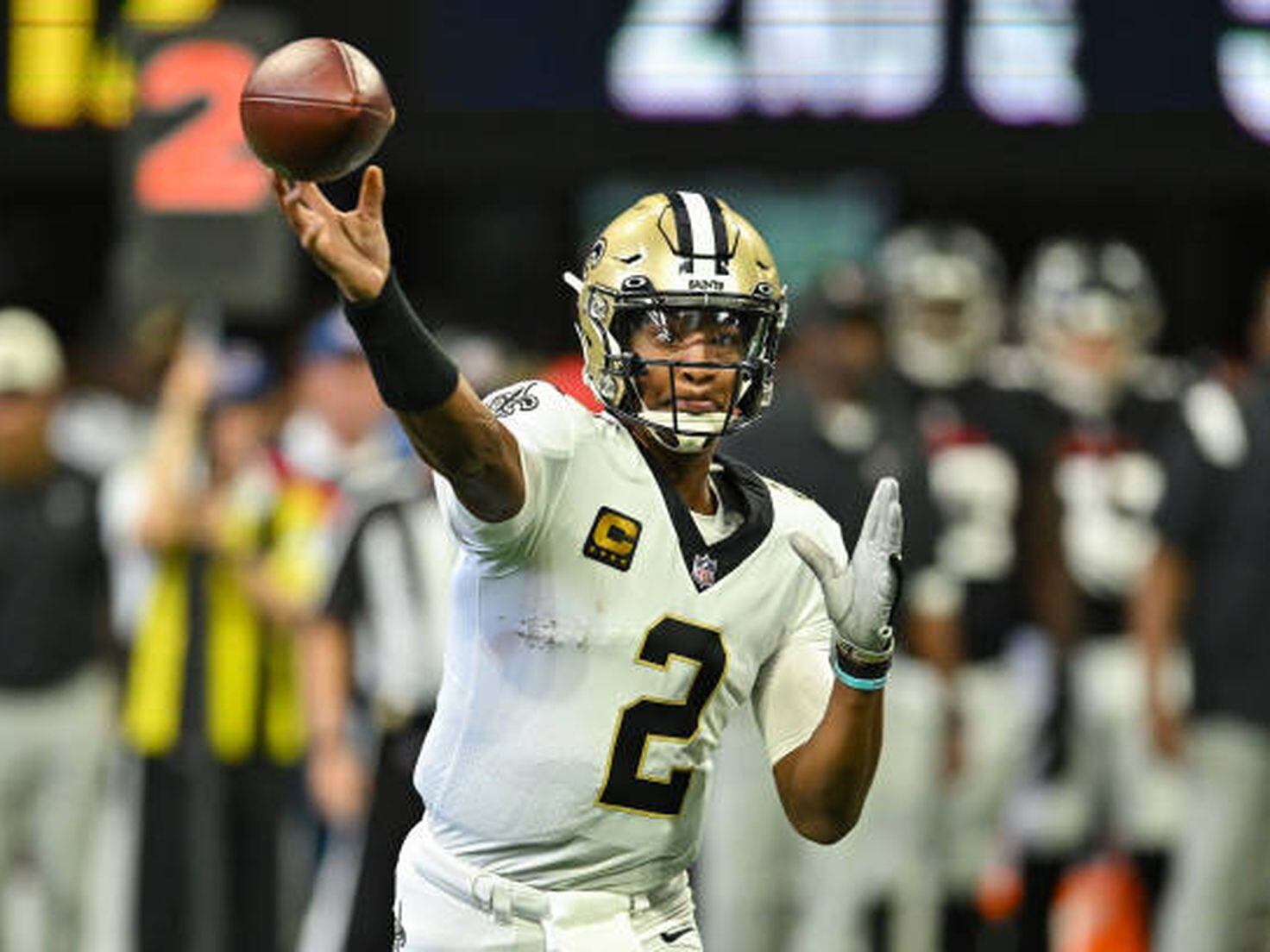 Jameis Winston works in New Orleans Saints' preseason win 