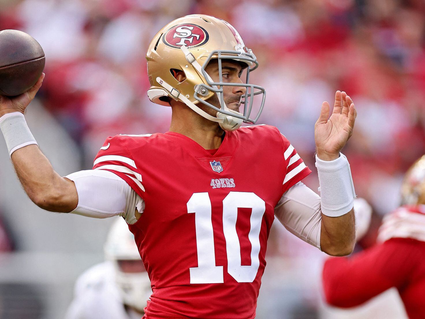 San Francisco 49ers quarterback Jimmy Garoppolo might be able to return in  eight weeks - AS USA