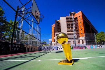 The Larry O'Brien trophy on the Madrid courts.