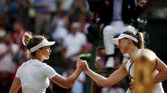 Tennis - Wimbledon - All England Lawn Tennis and Croquet Club, London, Britain - July 4, 2022  Romania's Simona Halep and Spain's Paula Badosa shake hands after their fourth round match REUTERS/Paul Childs