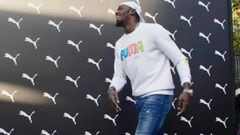 Bolt mostró sus dotes para el tenis-fútbol en Lollapalooza
