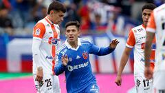 El jugador de Universidad de Chile, Mauricio Morales, celebra su gol contra Cobresal durante el partido de Primera División disputado en el estadio CAP de Talcahuano, Chile.