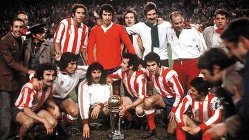 El Atlético de Madrid celebra su victoria ante Independiente (0-1 y 2-0) en 1974.