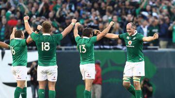  Ireland players celebrate their 40-29 victory as the final whistle blows during the international match between Ireland and New Zealand at Soldier Field on November 5, 2016 in Chicago, United States.