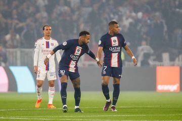 There have been reports in the French media of a breakdown in the relationship between Neymar (left) and Kylian Mbappé.