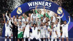 Marcelo, capitán del Real Madrid la temporada pasada, levanta al cielo de París la decimocuarta Copa de Europa del club blanco, conquistada al derrotar al Liverpool en mayo de 2022 en la final de la Champions.
