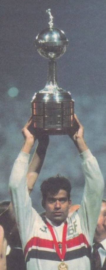 Raí era el motor del sao Paulo de Telé Santana que lo ganó todo. En 1993 vencieron a Católica en la final.