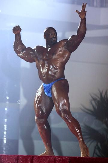 Ronald Dean Coleman è conosciuto come "Il Re".  Per molti è considerato il miglior bodybuilder dell'intera storia di questo sport.  Ha anche ottenuto il record per il maggior numero di vittorie come professionista IFBB con 26 titoli.  Dal suo pensionamento, Coleman si è dedicato a tenere mostre e seminari in tutto il mondo.  A causa della sua fisionomia, dal 2007 ha subito numerosi interventi alla colonna vertebrale e alle anche.