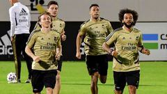 Jovic y Mariano corren detr&aacute;s de Modric y Marcelo. Ninguno de los dos parece contar para Ancelotti.