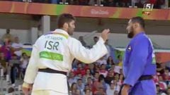 Un judoca egipcio le niega la mano a un israelí