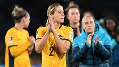 Sydney (Australia), 16/08/2023.- Courtney Nevin of Australia reacts after losing the FIFA Women's World Cup semi-final soccer match between Australia and England in Sydney, Australia, 16 August 2023. (Mundial de Fútbol) EFE/EPA/DEAN LEWINS AUSTRALIA AND NEW ZEALAND OUT EDITORIAL USE ONLY
