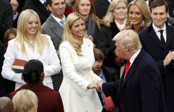 Ivanka y Tiffany Trump lucen de blanco en la toma de posesión