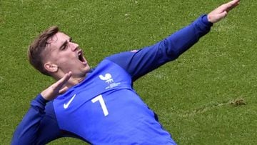 France&#039;s forward Antoine Griezmann celebrates after scoring a goal during the Euro 2016 round of 16 football match between France and Republic of Ireland at the Parc Olympique Lyonnais stadium in D&eacute;cines-Charpieu, near Lyon, on June 26, 2016.