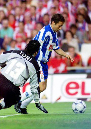 Copa del Rey, 27 mayo de 2000, Espanyol-Atlético: Tamudo marca un gol antológico ante Toni Jiménez en la victoria de los pericos ante el cuadro rojiblanco.