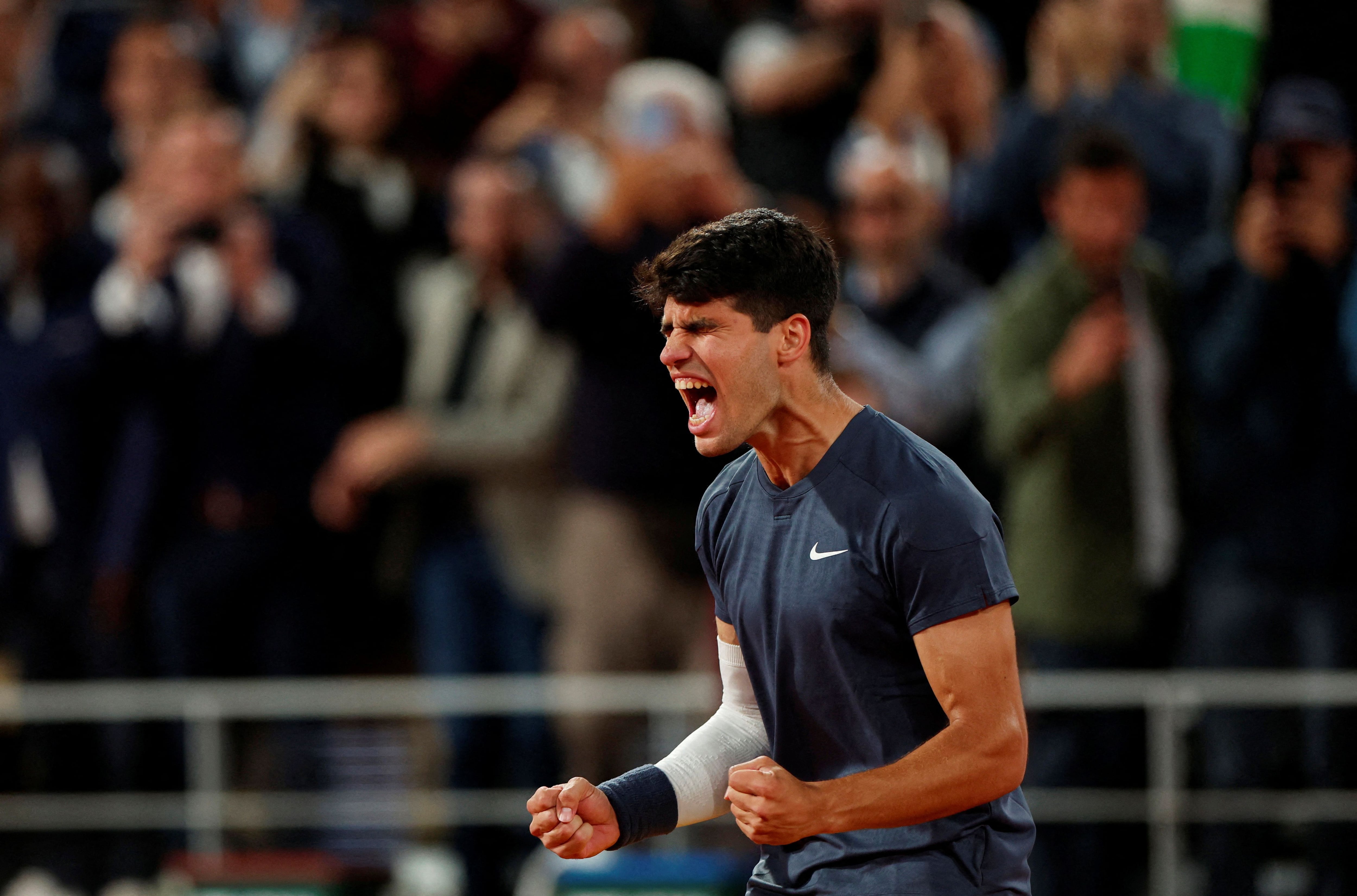 Alcaraz vuelve a las semifinales de Roland Garros